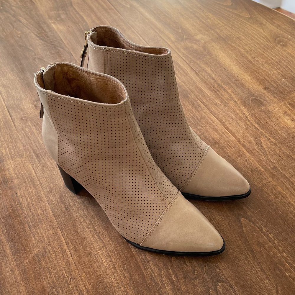 Zoe Kratzmann Beige Leather Ankle Boots EU 39